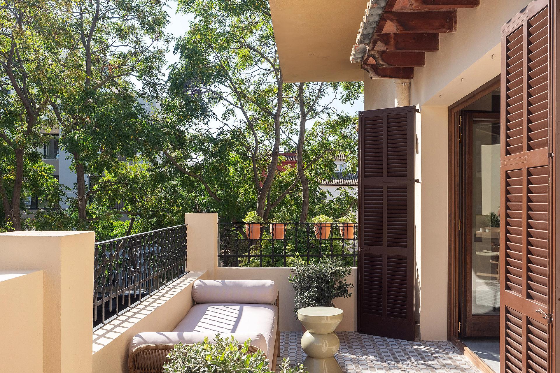 Spacious renovated living room