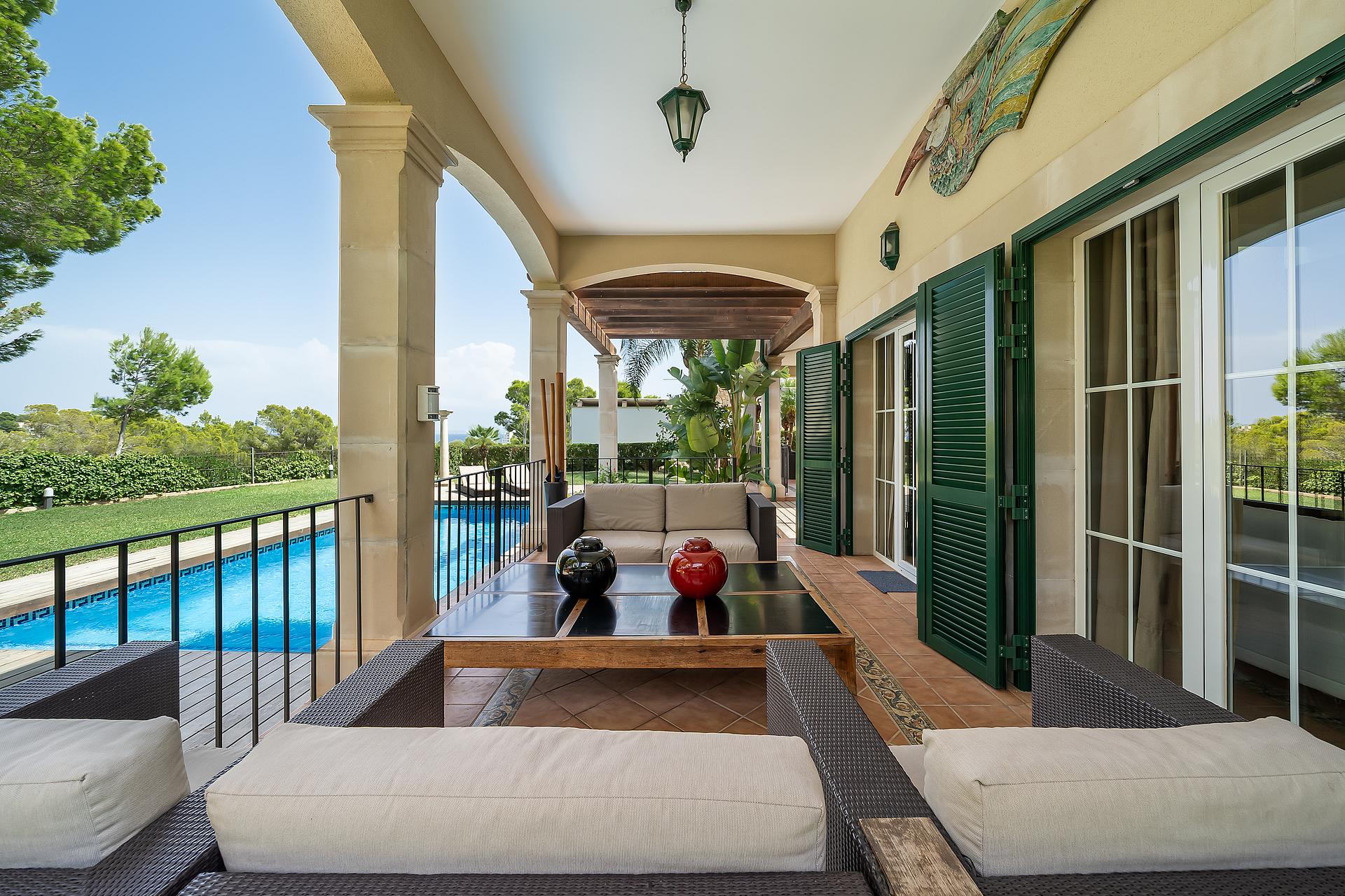 Villa Reina Terrace with Sea View