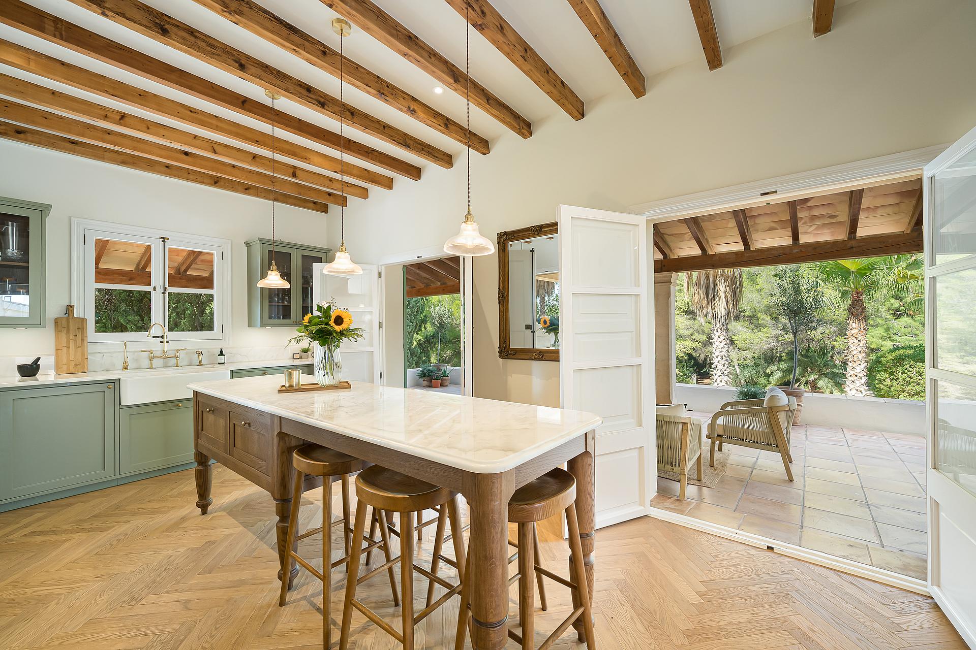 Modern gourmet kitchen