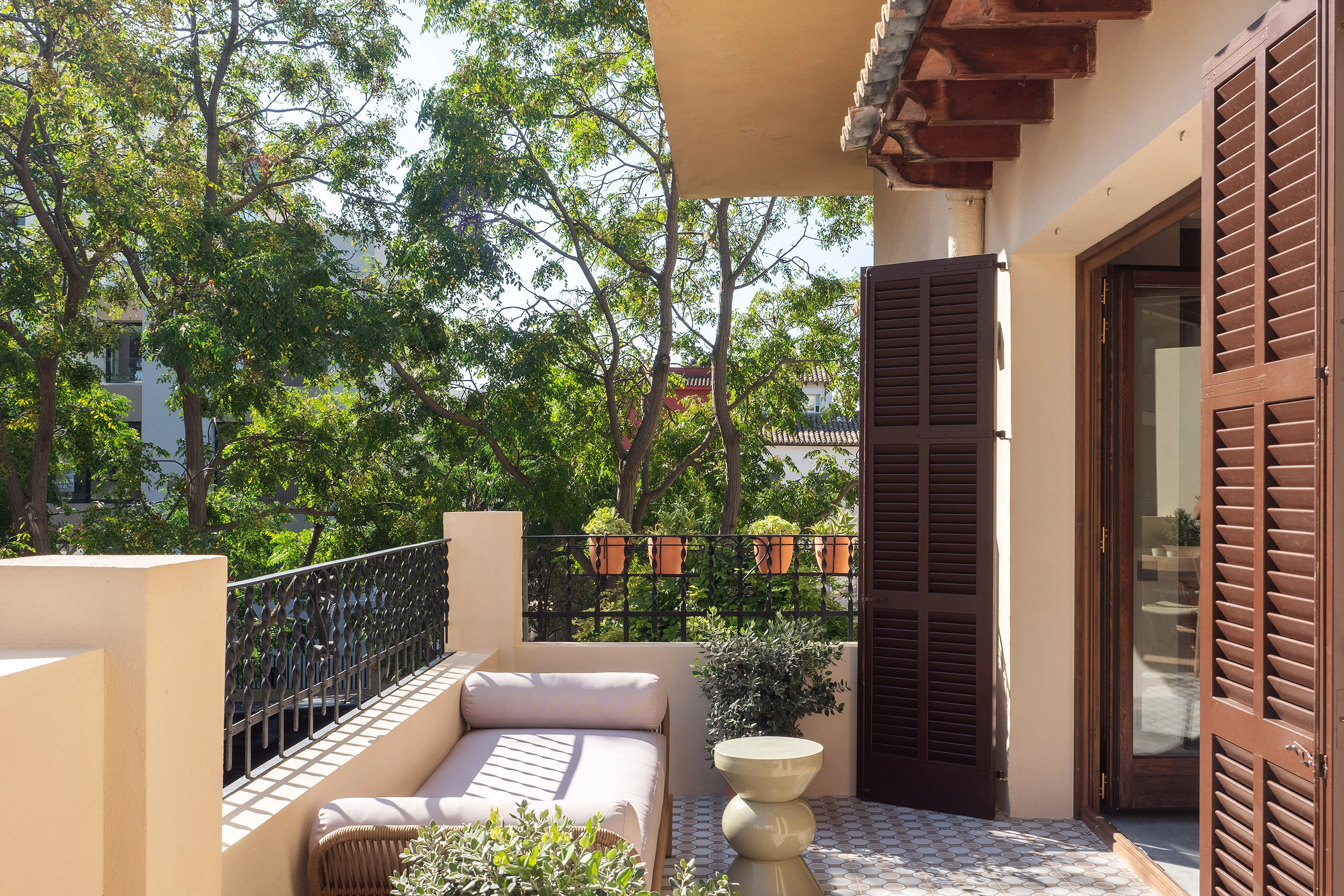Spacious renovated living room