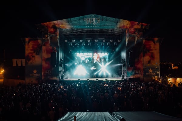 Une nuit d'été inoubliable : Blue en concert à Es Jardí