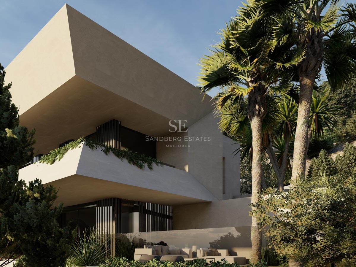 Fachada de villa contemporánea con balcones en voladizo, palmeras y vegetación mediterránea bajo un cielo despejado.