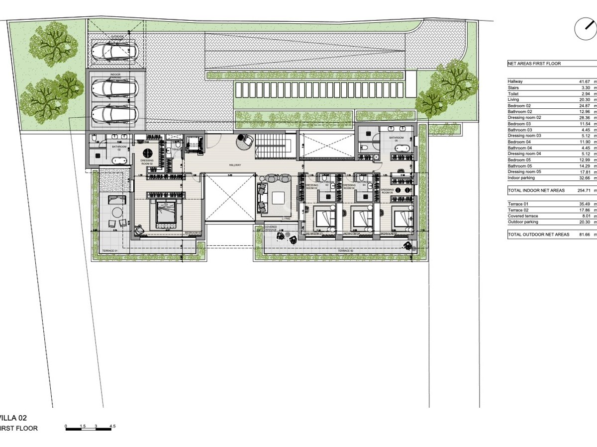Arkitektonisk planritning över övervåningen med fyra sovrum med egna badrum, vardagsrum och terrasser.
