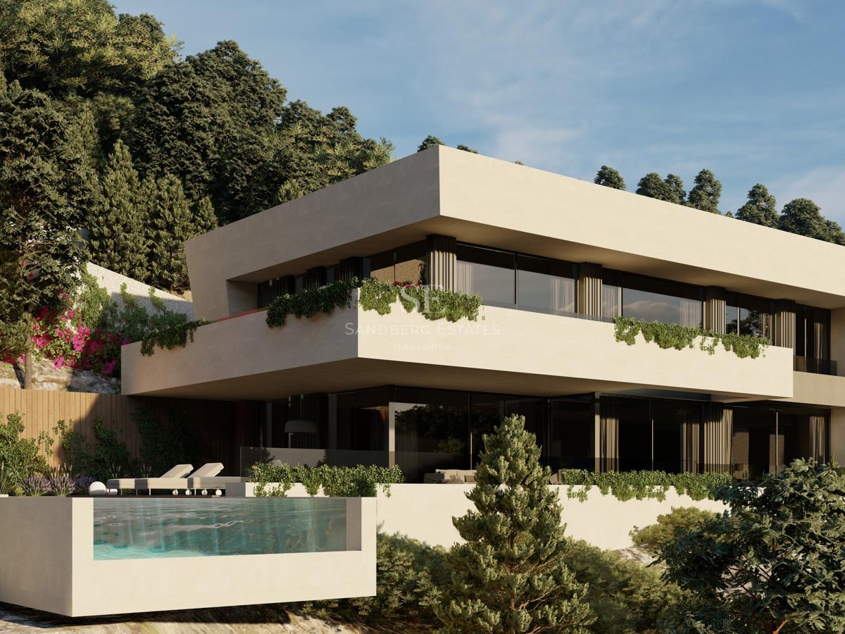 Modern flernivåvilla med infinitypool i glas, utskjutande terrasser och lummig grönska på en sluttning.