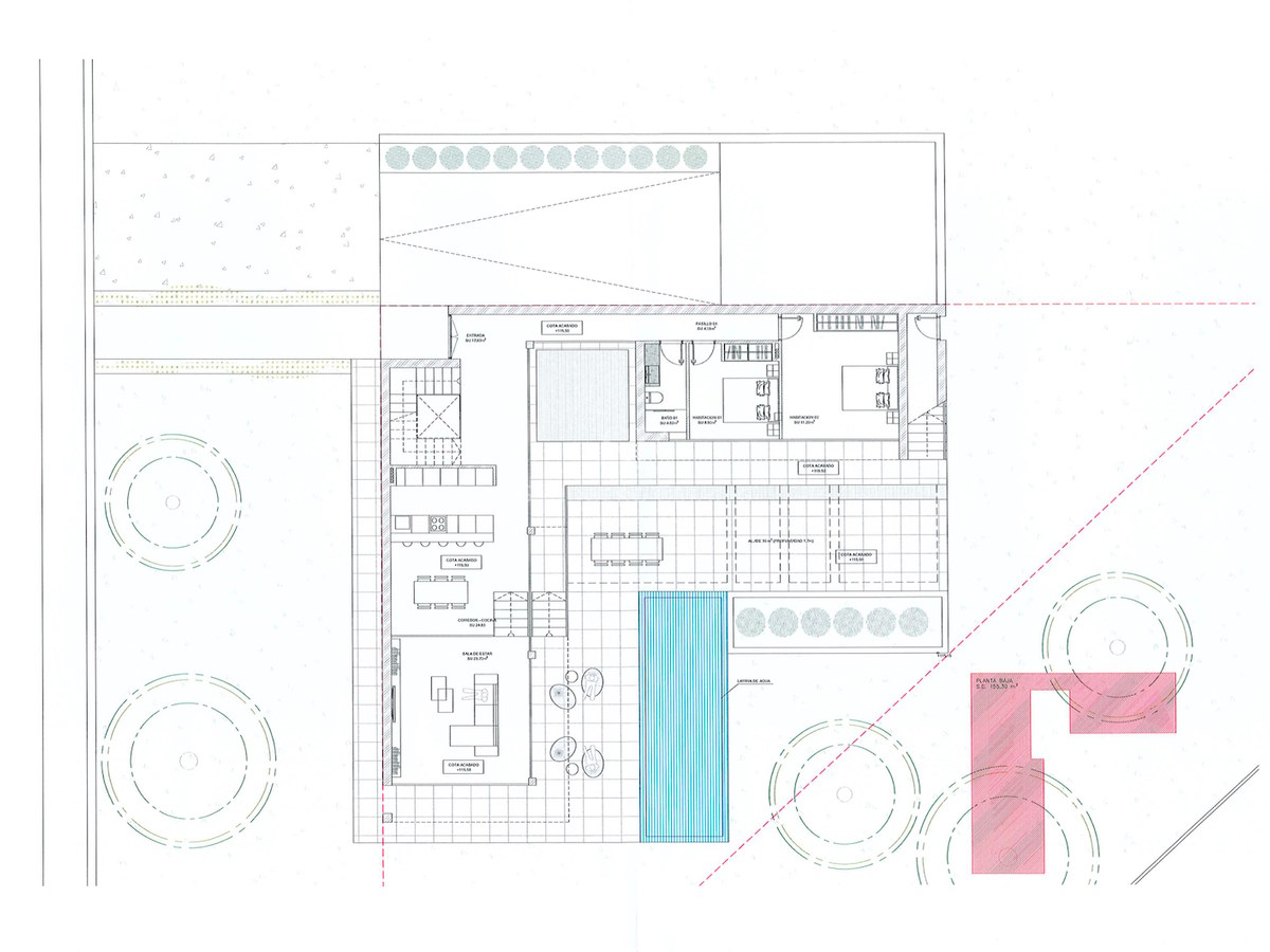 Plan architectural détaillé du rez-de-chaussée montrant les espaces de vie, les chambres et la terrasse avec piscine.