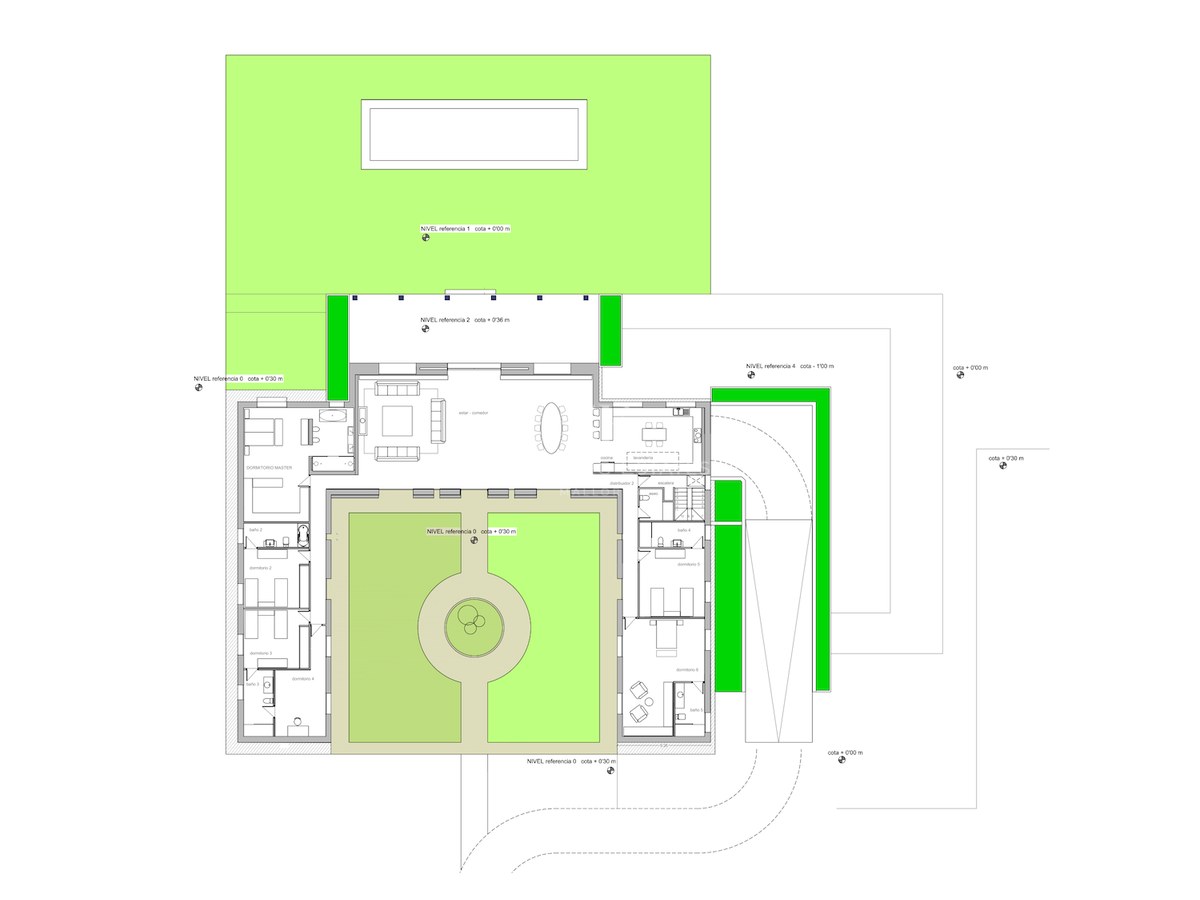 2D-Grundriss mit zentralem Innenhof, sechs Schlafzimmern, Poolbereich und offenen Wohnbereichen.