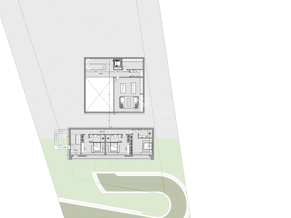 Dibujo arquitectónico técnico que muestra la distribución de una villa de dos niveles con dormitorios y ascensor.
