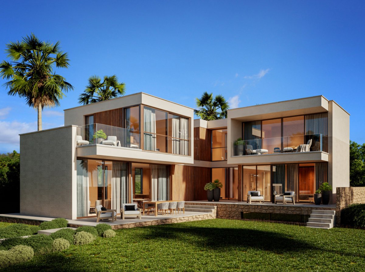 Villa moderne de deux étages avec de grandes baies vitrées, des accents en bois et une pelouse verdoyante.