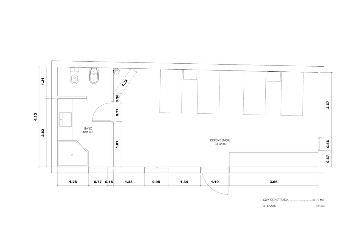 Plan d'architecte détaillé d'une unité de 50 mètres carrés comprenant quatre lits et une salle de bain complète.