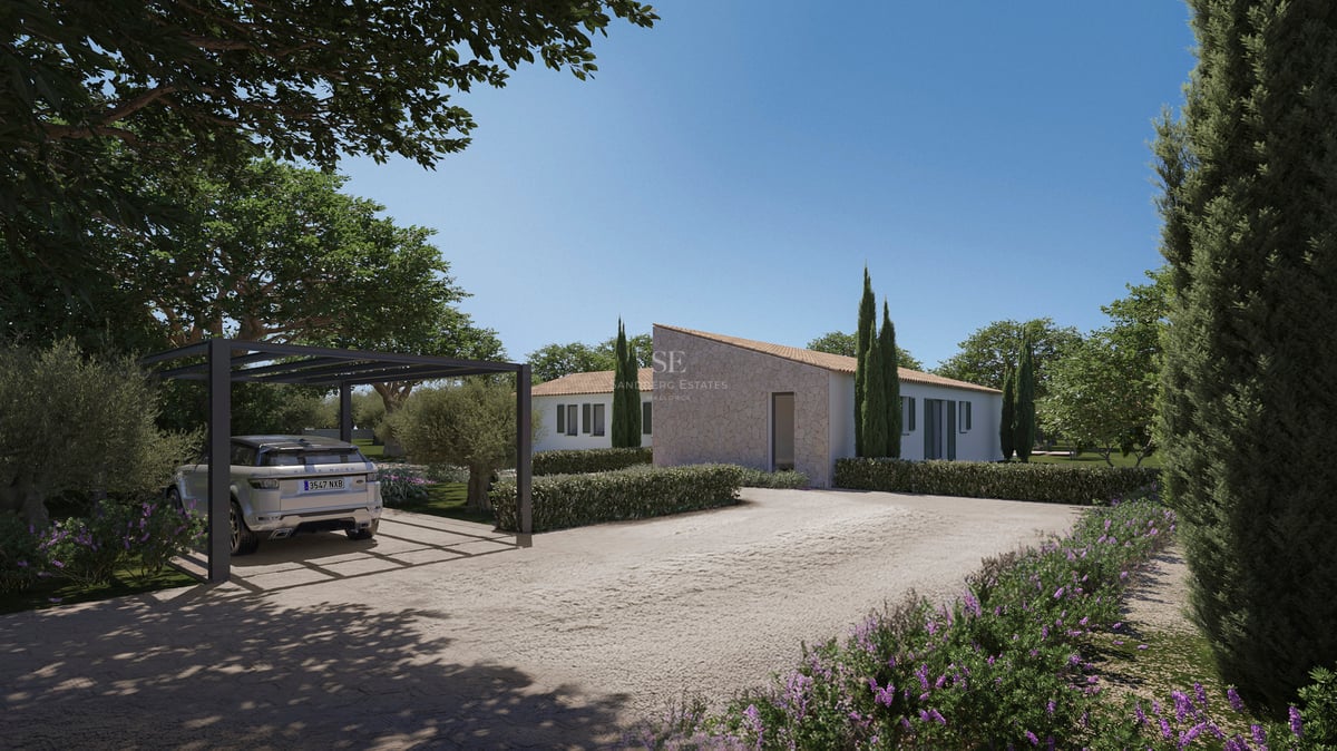 Villa méditerranéenne moderne avec des accents de pierre, une allée en gravier et un SUV de luxe sous une pergola noire.