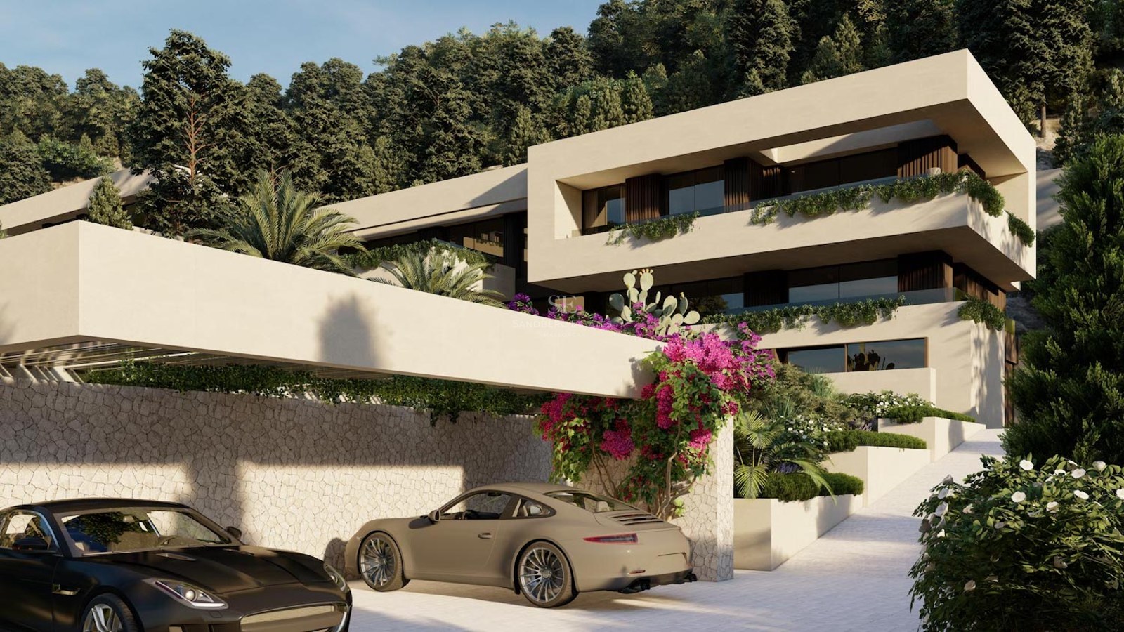 Modern vit villafasad med lyxbilar, stenmurar och bougainvillea på en skogsklädd sluttning.