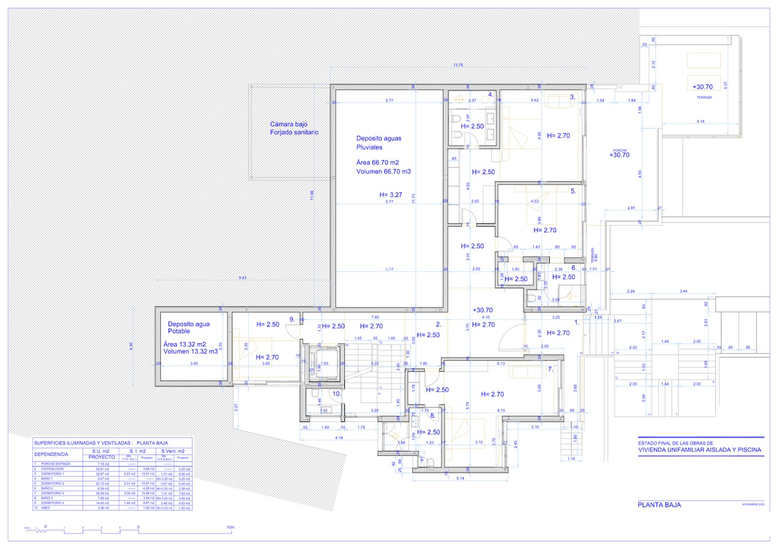 Teknisk arkitektonisk planritning över bottenvåningen med rumsdimensioner och ytfördelning.