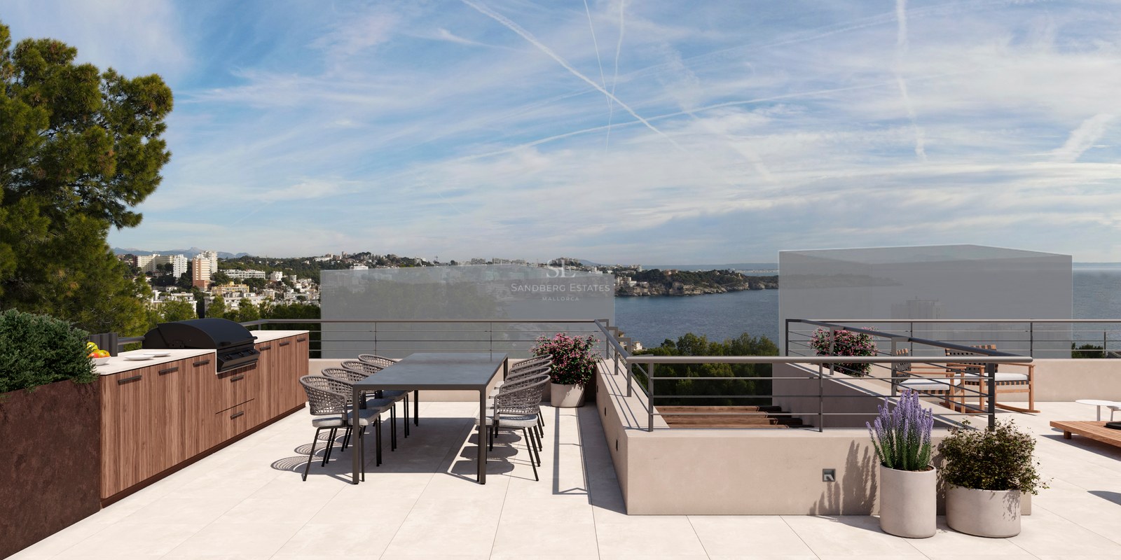 Terrasse de toit moderne avec cuisine extérieure, coin repas et vue panoramique sur la mer Méditerranée.