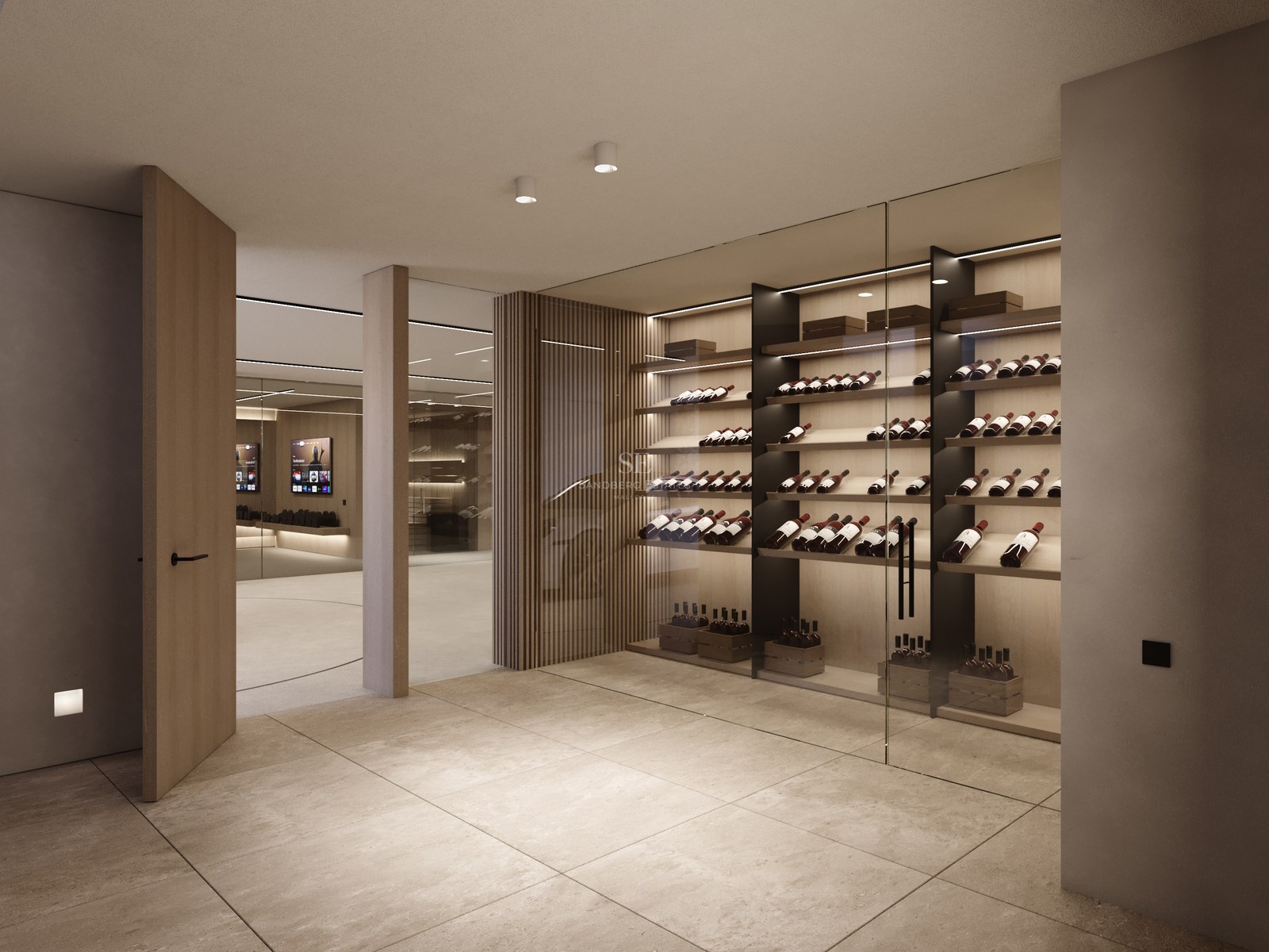 Vue d'une luxueuse cave à vin avec étagères en bois rétroéclairées derrière des parois en verre.