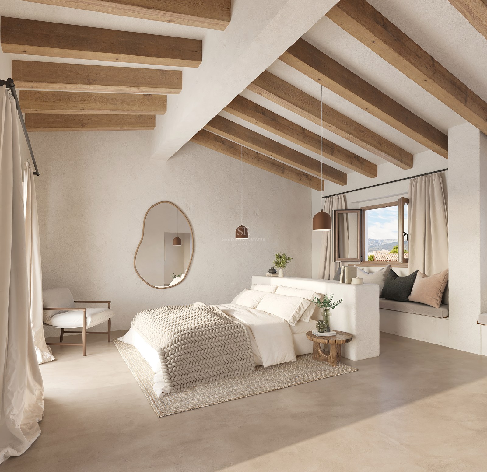 Chambre lumineuse avec hauts plafonds, poutres en bois, grand lit et miroir mural de forme organique.