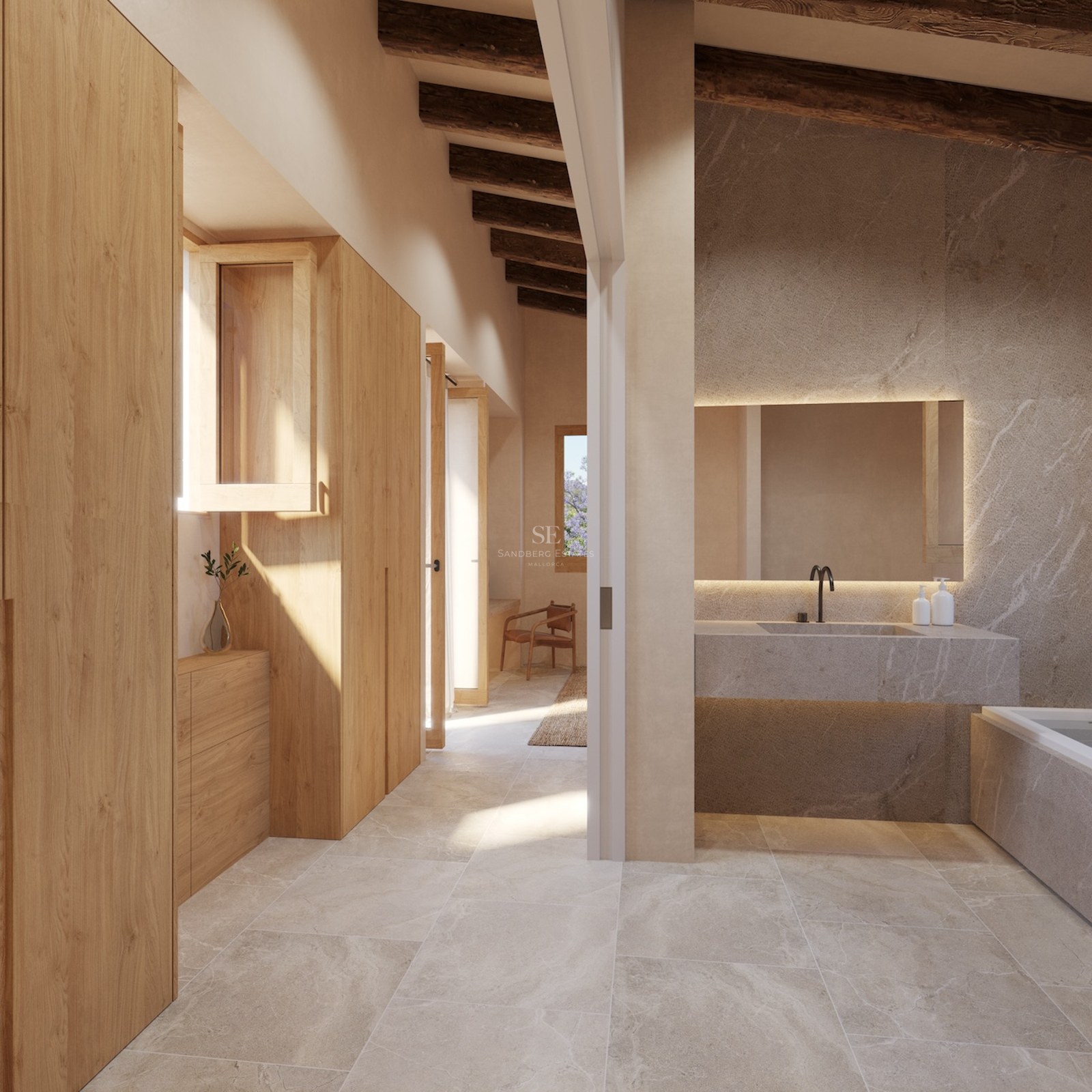 Modernes Badezimmer mit Naturstein-Waschtisch, hinterleuchtetem Spiegel, Sichtbalken und Eichenschränken.