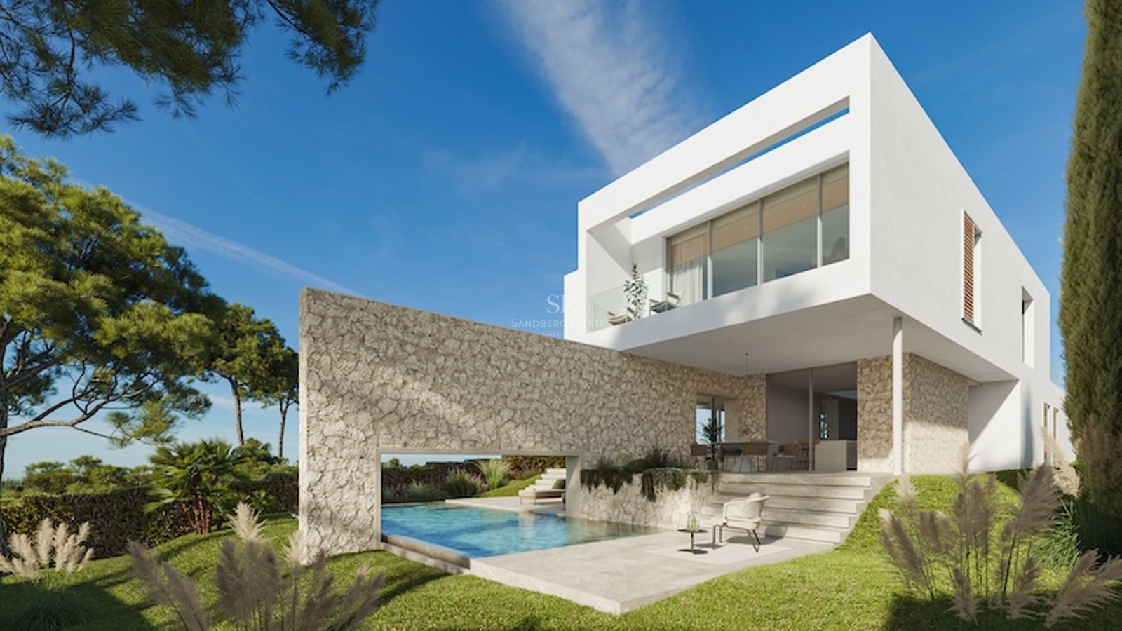 Villa blanche moderne avec mur en pierre naturelle à côté d'une piscine turquoise et pelouse sous un ciel bleu.