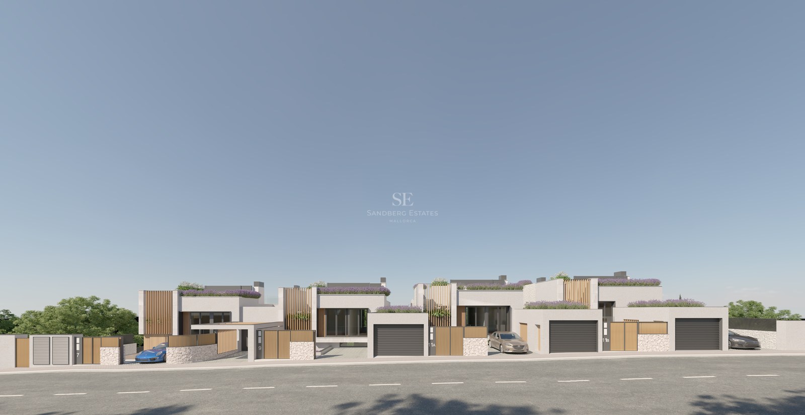 Fila de villas blancas contemporáneas con detalles en madera y garajes privados bajo un cielo azul despejado.