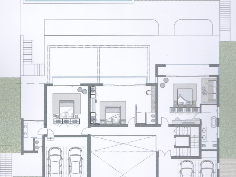 Plan d'architecte détaillé en 2D montrant l'agencement d'une villa avec piscine, terrasse et garage double.