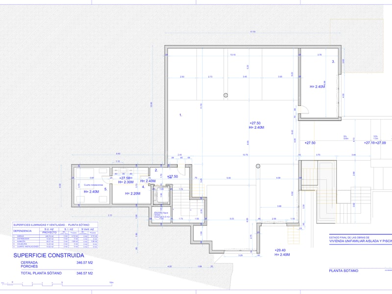 Plan architectural du sous-sol montrant les dimensions des pièces et la disposition technique.