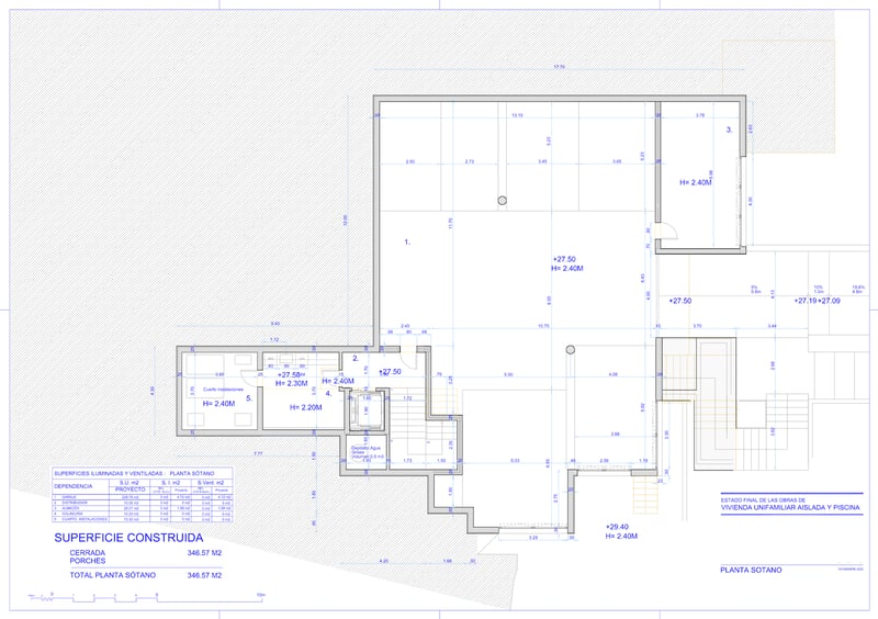 Plan architectural du sous-sol montrant les dimensions des pièces et la disposition technique.