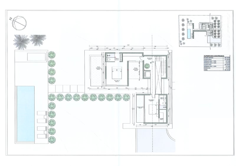 Plan d'architecte montrant les chambres, les salles de bains, une grande terrasse et la zone de la piscine extérieure.
